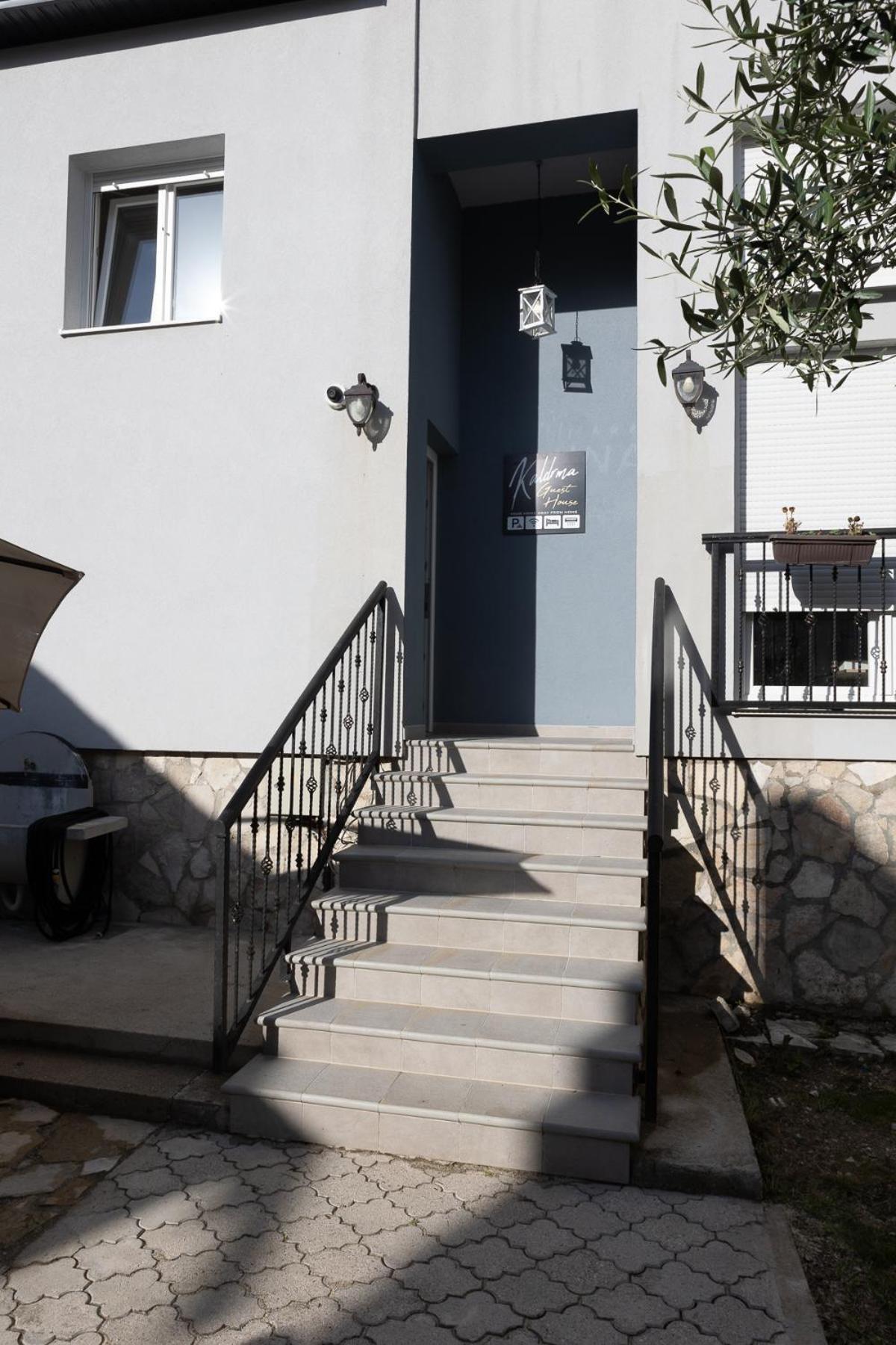 Kaldrma Guesthouse Mostar Bagian luar foto